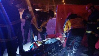Binanın 4üncü katından atlayan şahıs hava yastığı sayesinde kurtuldu