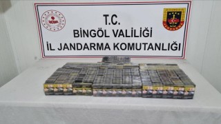 Bingölde 500 paket kaçak sigara ele geçirildi, araması bulunan 1 kişi yakalandı