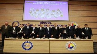 Bingölde “Türkiye Yüzyılında Çalışma Hayatı Buluşmaları” toplantısı gerçekleştirildi