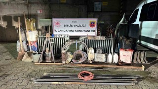 Bitliste 1 milyonluk akü çalan 4 kişi yakalandı