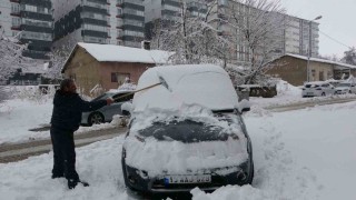 Bitliste kar yağışından dolayı 165 köy yolu ulaşıma kapandı