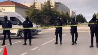 Bomba izlenimi verdiği düzenek ve silahlarla 9 fabrika çalışanı rehin almıştı: Pişmanım