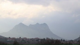 Bozaniç Dağında sis manzarası fotoğraflandı
