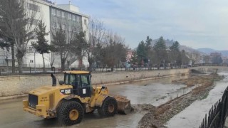 Bozkırda Çarşamba Çayında temizlik çalışması