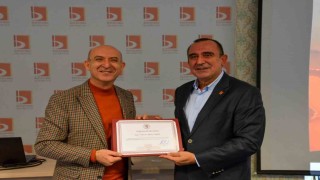 BŞEÜde Türkiyedeki Yenilenebilir Enerji Kaynakları Seminerini düzenlendi