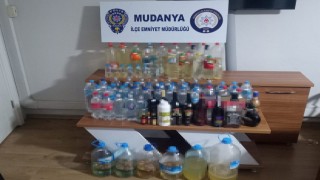 Bursada yılbaşı öncesi 127 litre sahte alkol ele geçirildi