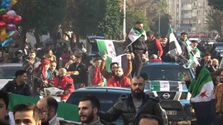 Bursadaki Suriyeliler sokaklara döküldü