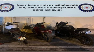 Çaldıkları motosikletlerle yakalandılar