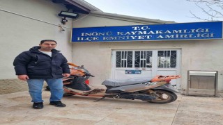 Çalıntı motosiklet bulunup sahibine teslim edildi