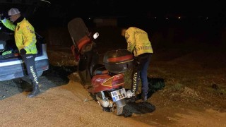 Çalıntı plaka ve motosikletle giderken polise yakalandı
