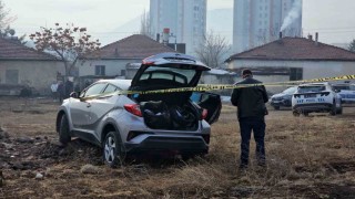 Çalıntı plakalı araçla polisin dur ihtarına uymayan şüpheliler yakalandı