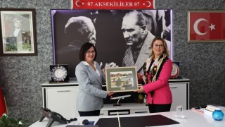 CHP’li Kaya’dan, İlk Kez Kadın Başkan Seçen İlçeye Ziyaret
