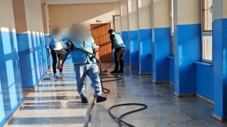 Cizrede denetimli serbestlik yükümlüleri okulları temizledi
