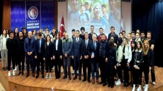 ÇOMÜde, Beden ve Ruh Sağlığına İlk Dokunuş Yeni Yüzyılda Beden Eğitimi Öğretmeninin Önemi Paneli Gerçekleştirildi