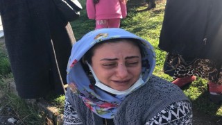 Çukura düşerek ağır yaralanan oğluna hüngür hüngür ağladı