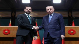 Cumhurbaşkanı Erdoğan: “Suriyede aniden patlak veren gelişmeleri yakından takip ediyoruz”