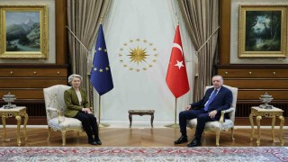 Cumhurbaşkanı Recep Tayyip Erdoğan, Cumhurbaşkanlığı Külliyesinde AB Komisyonu Başkanı Ursula Von Der Leyeni kabul etti.