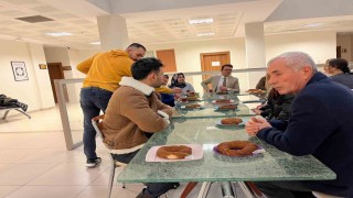 Cumhuriyet Başsavcısı Karakoca, erken gelen personele kahvaltı ısmarladı