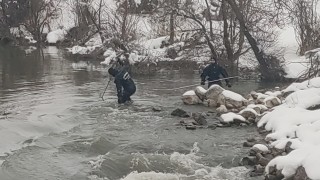 Dalgıçlar Karasuda kayıp öğretmeni arıyor