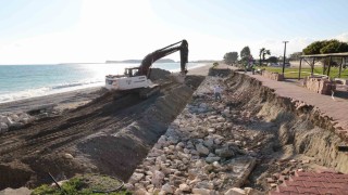 Demre Kömürlük Sahiline 450 metre uzunluğunda duvar