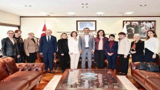 Denizli Büyükşehir Kadın Meclisinden Başkan Çavuşoğluna ziyaret