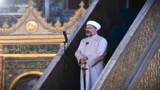 Diyanet İşleri Başkanı Erbaş, Ayasofya Camiinde hutbe okudu: İçki kötülüklerin anasıdır