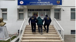 Diyarbakırda firari zanlılar JASAT tarafından yakalandı