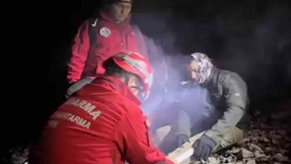 Doğa yürüyüşü sırasında ayağı kırıldı, jandarmanın helikopterli operasyonuyla kurtarıldı