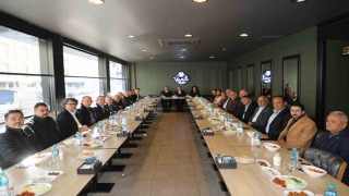 Doğan, partisinin ilçe yönetimiyle bir araya geldi