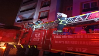 Dörtyolda dumandan etkilenen vatandaşları itfaiye kurtardı