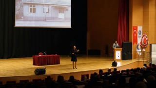 Dünyanın En İyi 50 Öğretmeni Arasında Yer Alan Livaneli, Genç Öğretmen Adaylarıyla Buluştu