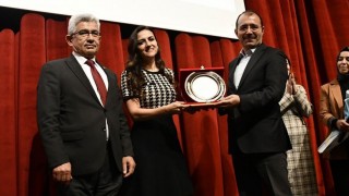 Dünyanın En İyi Öğretmenlerinden Livaneli, Osmaniye’de Konferans Verdi