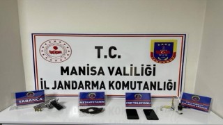 Durdurulan şüpheli araçta uyuşturucu ve silah ele geçirildi
