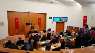 Düzce Belediye meclisi 23 gündem maddesini komisyonlara havale etti