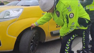 Edirnede polis ekiplerinden kış lastiği uygulaması