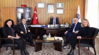 Eğitim Ataşesi John Silver, Atatürk Üniversitesini ziyaret etti