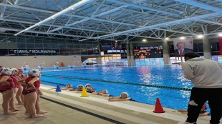 Elazığ Gençlik ve Spor su topu takımından başarılı performans