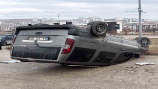 Elazığda otomobil ile hafif ticari araç çarpıştı, 1 kişi yaralandı