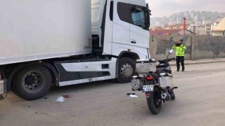 Elazığda tır ile çarpışan motosikletli yaralandı