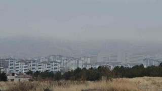 Elazığda yüksek kesimlerde sis etkili oldu