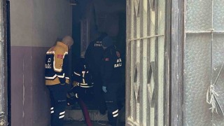 Elazığdaki depo yangını 4 saat sonra söndürüldü