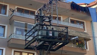 Elektrik trafosu patladı: O anlar kamerada