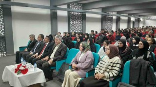 Eleşkirtte lise öğrencilerine kitap okumanın önemi konulu program düzenledi