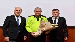 Emekli olan Emniyet Müdür Yardımcısı Garanlıya jest