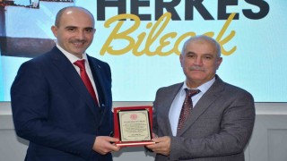 Emekli olan personellere Başarı Belgesi verildi