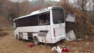 Emette işçi servisi devrildi: 1 ölü, 8 yaralı