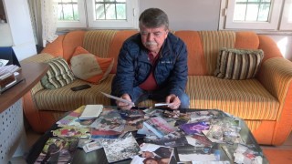 Enkazdan Çıkan Fotoğraflar Sahiplerini Sevindirdi