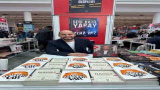Erhan Keklik, okurları ve takipçileriyle buluştu