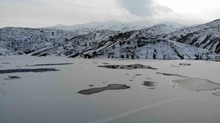 Erzincanda soğuktan göller buz tuttu