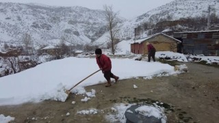 Erzincanın köylerinde kış mesaisi